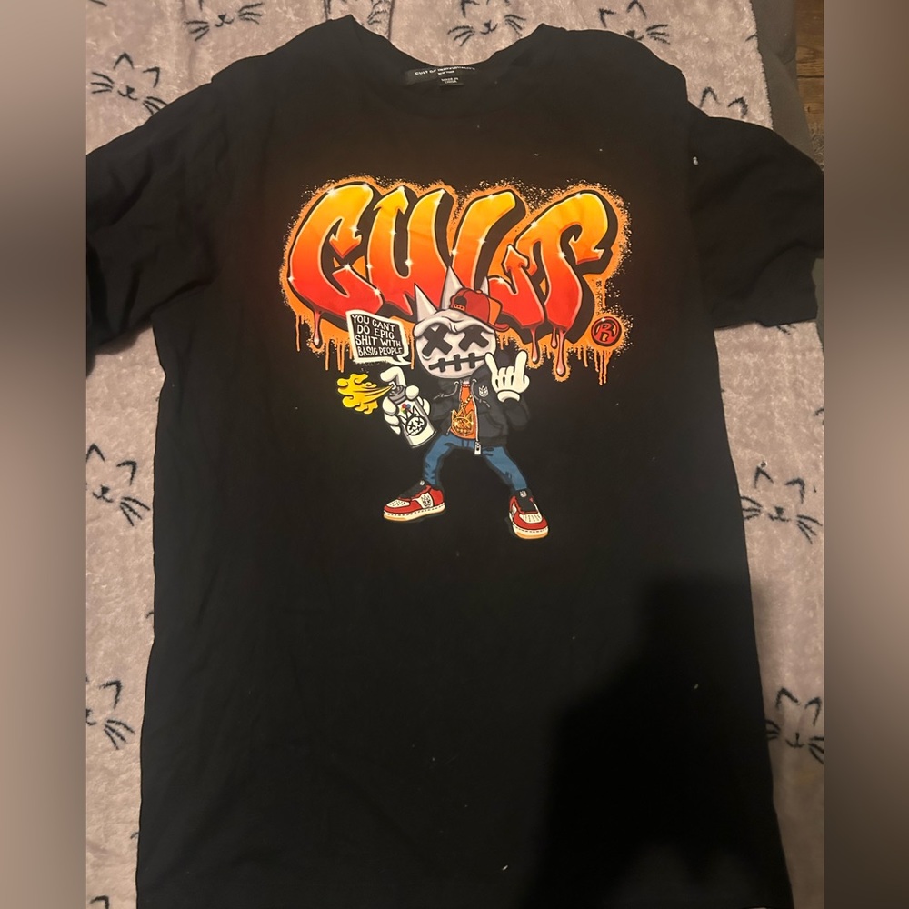 black shirt with cool design on the front, a little design on the back, worm nvr